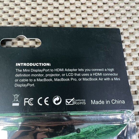 New Monoprice Mini Display Port To HDMI Adapter with Audio Support White NIB - Picture 3 of 7